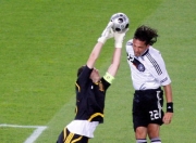 南宫体育-西亚卡姆在德国队比赛中爆冷，问鼎冠军引发热议！的简单介绍