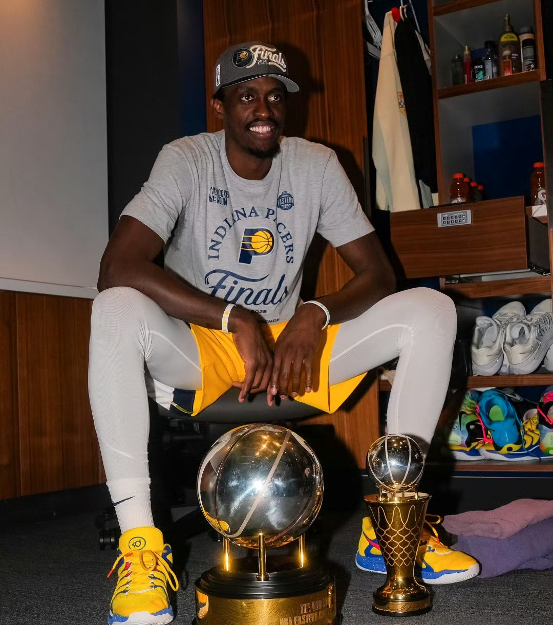 西亚卡姆迎来十二赛季出色发挥,曼联观众热烈欢呼!观众掌声雷动(十二木卡姆有哪些乐器) 西亚卡姆迎来十二赛季出色发挥,曼联观众热烈欢呼!观众掌声雷动(十二木卡姆有哪些乐器)