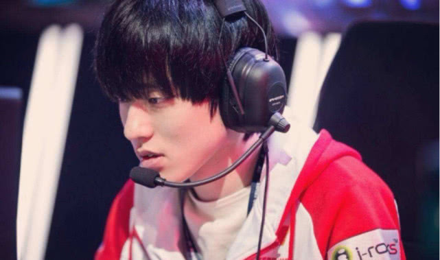 jackeylove堵上职业生涯的闪现 jackeylove堵上职业生涯的闪现